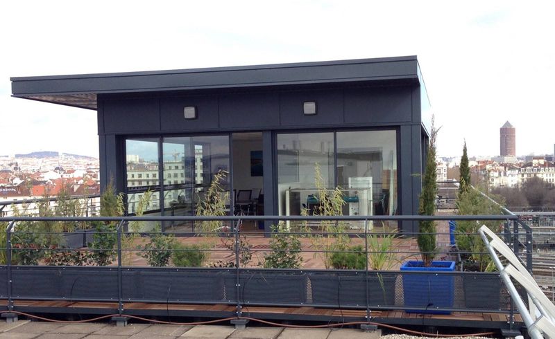 Extension de maison métallique sur toit à Lyon