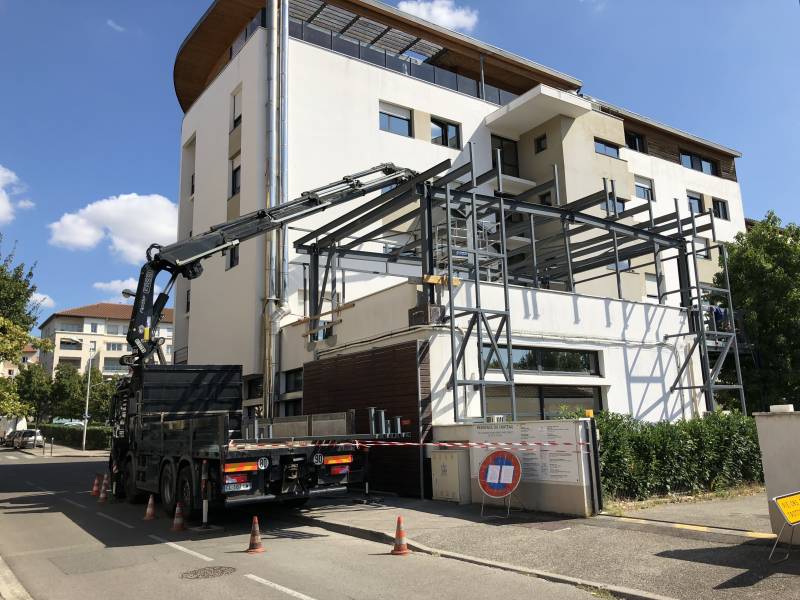 Extension métallique pour la résidence Omeris à Saint-Priest